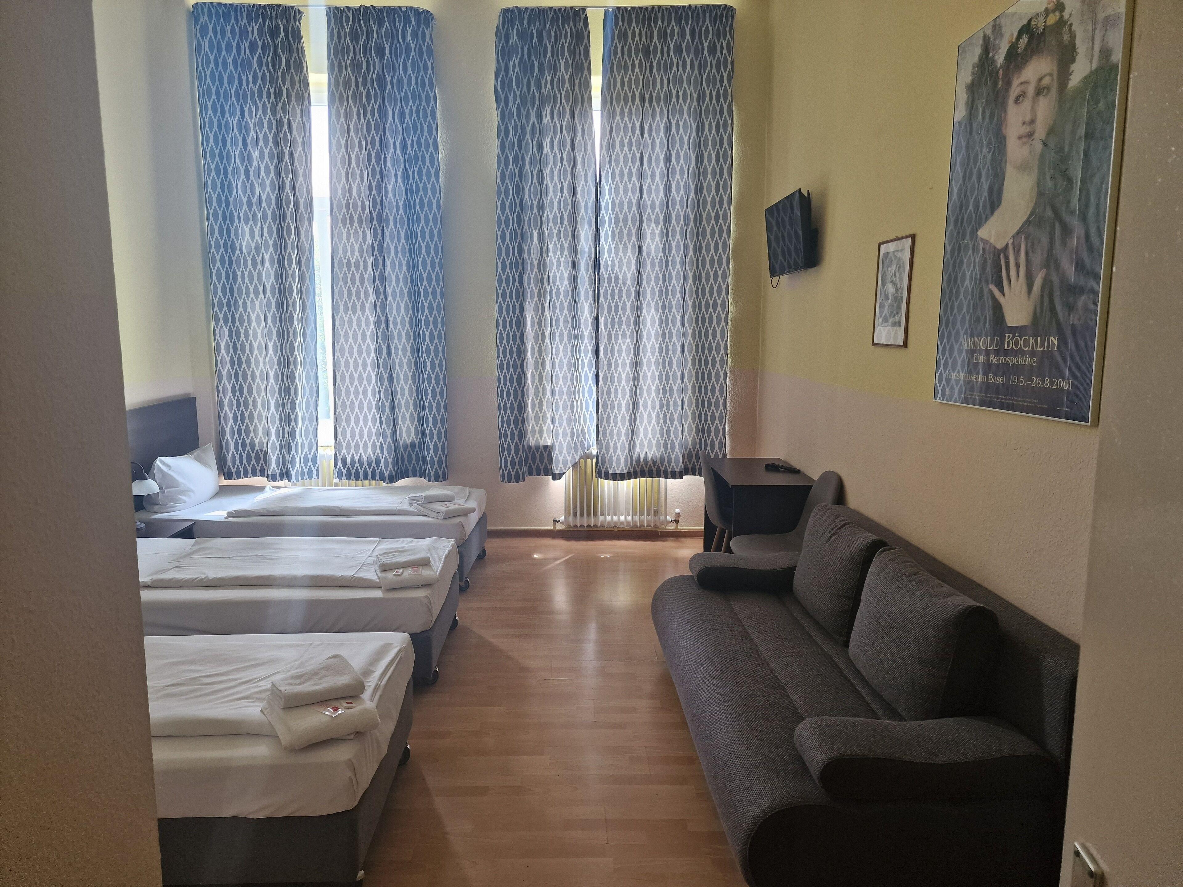 Hotel Am Stuttgarter Eck — Photos 1